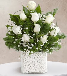 9 beyaz gül vazosu  Diyarbakır çiçek online çiçek siparişi 