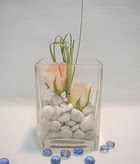 2 adet gül camda taslarla   Diyarbakır 14 şubat sevgililer günü çiçek 