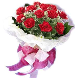  Diyarbakır çiçek online çiçek siparişi  11 adet kırmızı güllerden buket modeli