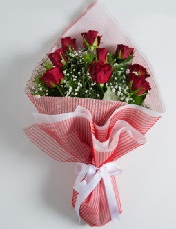 9 adet kırmızı gülden buket  Diyarbakır çiçek online çiçek siparişi 