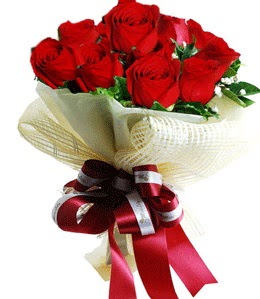 9 adet kırmızı gülden buket tanzimi  Diyarbakır uluslararası çiçek gönderme 